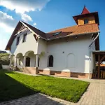 Buzas Pince Vendeghaz 3*