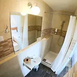 Buzas Pince Vendeghaz بيت ضيافة 3*