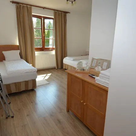 Buzas Pince Vendeghaz Konukevi Ecséd