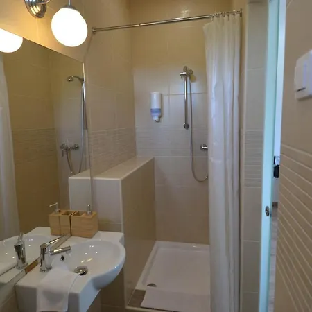 Buzas Pince Vendeghaz Konukevi 3*
