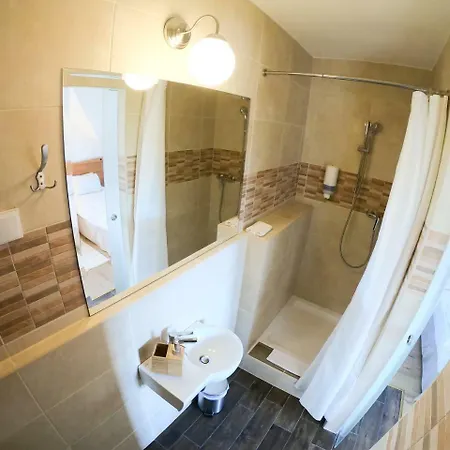 Buzas Pince Vendeghaz Guest house *