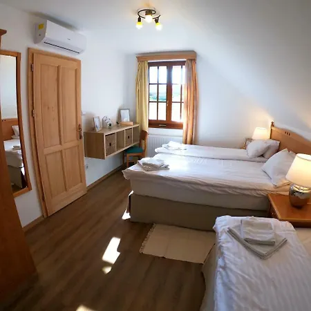 Buzas Pince Vendeghaz Konukevi 3*