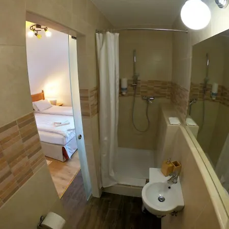 Buzas Pince Vendeghaz Guest house